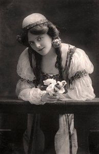 Maie Ash, attrice, 1900s da Dover Street Studios
