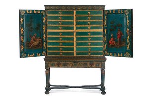 Cabinet da collezionista su supporto, c.1700-30 (dorato e verde Japanning) da Dutch School
