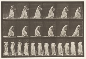 Fare una riverenza, ventaglio nella mano destra da Eadweard Muybridge