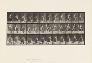 Chinarsi, Sollevare e Trasportare un Cesto da 30 lb, 1885 da Eadweard Muybridge