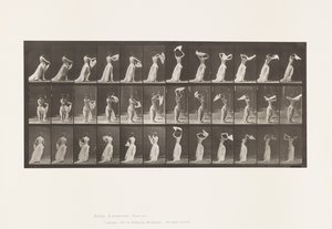Piatto 421. Toilette; gettando il fazzoletto intorno alle spalle da Eadweard Muybridge