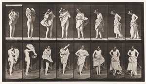 Piatto 425. Toilette, indossando vestito e girandosi da Eadweard Muybridge