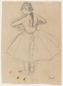 Ballerina in piedi, vista da dietro