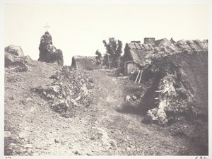 Chaumières en Auvergne, con un calvario da Édouard Baldus