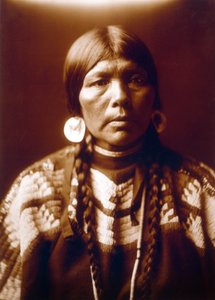 Donna indiana La moglie di Ow High, c. 1905, foto Edward S. Curtis da Edward Sheriff Curtis