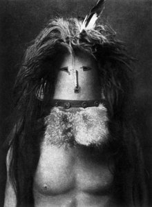 Indiano Navajo vestito come la dea Haschebaad da Edward Sheriff Curtis