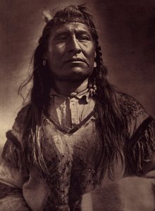 Nuovo petto, Indian Piegan. Foto tratta dal volume 6 dell
