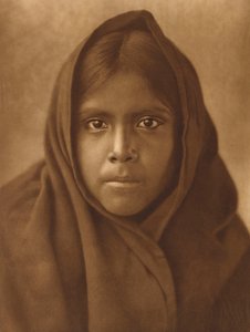 Ragazza Qahatika, c.1907 da Edward Sheriff Curtis