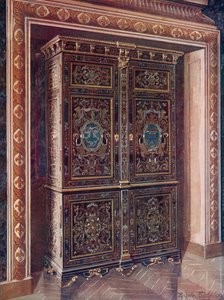 Armadio in ebano con intarsi di ottone inciso e metallo bianco. Montature in bronzo dorato. Il monogramma reale di L