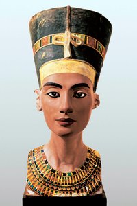 Busto della regina egiziana Nefertiti (1353-1336 a.C.), moglie del faraone Amenofi IV Akhenaton da Egyptian 18th Dynasty