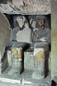 Antichità egiziane: sculture vicino alla tomba di Kha em Het (Khaemhat) ispettore dei magazzini e scriba alla corte di Amenofi III (TT57) che rappresentano lo scriba e Imhotep. XVIII dinastia. 1530-1290 a.C. Valle dei Nobili. Luxor, Riva Ovest, Egitto da Egyptian 18th Dynasty