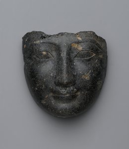 Volto da una copertura di sarcofago, acquistato a Luxor, Nuovo Regno da Egyptian 18th Dynasty