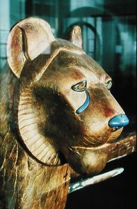 Testata funeraria a forma di leone, dalla tomba di Tutankhamon (c.1370-1352 a.C.) Nuovo Regno