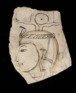 Ostracon con ritratto del faraone Amenhotep I, venerato protettore degli artigiani di Deir el Medina ...
