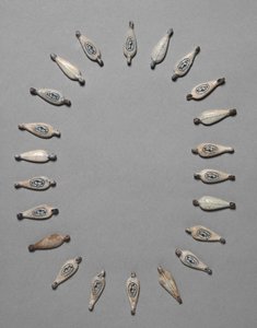 Perline a forma di petalo, c.1391-1353 a.C. da Egyptian 18th Dynasty
