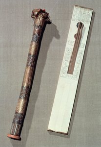 Tavolozza dello scriba e custodia per canne da scrittura, dalla tomba di Tutankhamon (c.1370-52 a.C.) Nuovo Regno da Egyptian 18th Dynasty