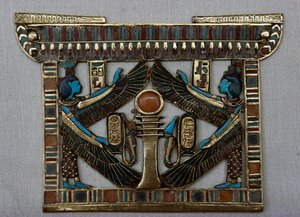 Pettorale a forma di tempio, Tesoro di Tutankhamon, Egitto, civiltà egizia, Nuovo Regno, XVIII dinastia