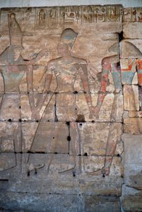 Antichità egiziana: dettaglio dei bassorilievi del tempio di Sethi I ad Abido da Egyptian 19th Dynasty