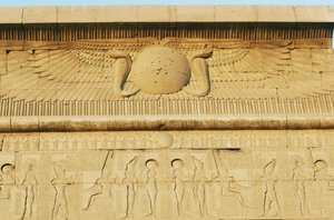 Rilievo, Portale Sud Tolemaico, Tempio di Amon, complesso del tempio di Karnak (Lista del Patrimonio Mondiale UNESCO) da Egyptian 19th Dynasty