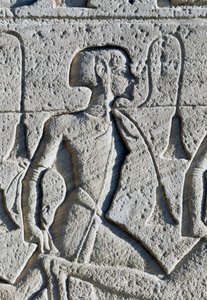 Rilievo che raffigura un prigioniero dalla Battaglia di Kadesh, dettaglio dalla base dei troni sulla facciata del Grande Tempio di Ramses II, Abu Simbel da Egyptian 19th Dynasty