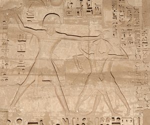 Scena del massacro dei nemici, Tempio di Horus, Edfu da Egyptian 19th Dynasty