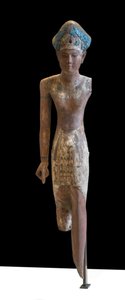 Statua di Sovrano con copricapo Ramesside della corona blu e che indossa il perizoma anteriore da Egyptian 19th Dynasty