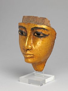 Volto da una bara, con occhi e sopracciglia intarsiati, dorati da Egyptian 20th Dynasty
