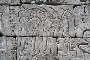Rilievo raffigurante prigionieri del nord nella battaglia di Ramses III, Grande Tempio di Medinet