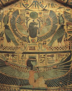 Copertura della mummia con divinità alata che protegge lo scarabeo, simbolo di eternità da Egyptian 22nd Dynasty