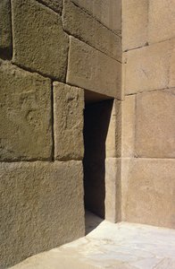 Mura di granito del Tempio della Valle di Khafre, Antico Regno