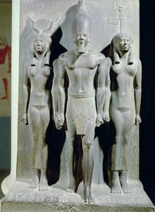 Triade di Menkaure (Micerino) con la dea Hathor e la dea del nome di Aphroditopolis
