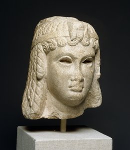 Testa di una regina con una pesante parrucca, possibilmente Cleopatra VII (69-30 a.C.) da Egyptian Ptolemaic Period