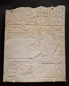Rilievo dalla tomba di Khnumti, c.2345-2184 a.C. (calcare bianco)