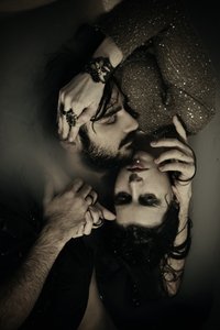 Eira e Lukas in acqua, scuro, 2016 da Elinleticia Högabo