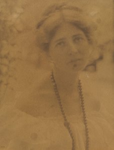 Ritratto di Julia Hall McCune, c. 1898 da Ema Spencer