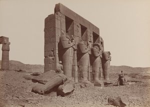 Tebe, Tempio di Ramasseum, Colossi rotti, 1870s da Émile Béchard