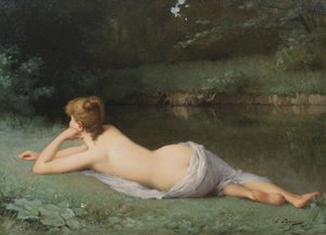 Nudo reclinato su una riva