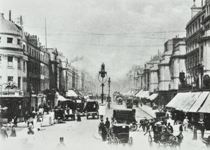 252-260 Regent Street: vista nord verso Oxford Circus, 1890 da English Photographer