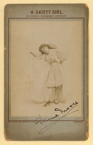 Una ragazza di Gaiety - Decima Moore da English Photographer