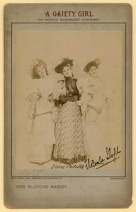 Una ragazza di Gaiety - Miss Blanche Massey, Grace Palotta, Florence Lloyd da English Photographer