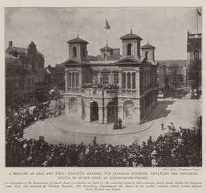 Un incontro tra Oriente e Occidente, il visconte Hayashi, il ministro giapponese, svela la statua restaurata della regina Anna, a Kingston-on-Thames, 3 maggio 1902 da English Photographer