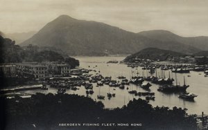 Flotta di pesca di Aberdeen, Hong Kong, da un album di fotografie relative al servizio di Pte H. Chick, 1940 da English Photographer