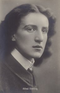 Alfred Bierling, musicista da English Photographer
