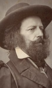 Alfred Lord Tennyson, poeta, ritratto (foto in b/n) da English Photographer