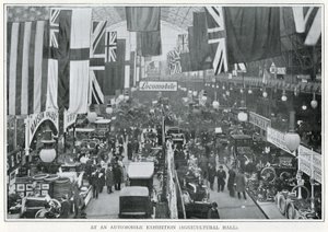 A una mostra automobilistica (Agricultural Hall) da English Photographer
