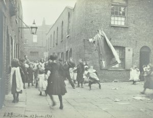 Bishops Court: vista generale, Londra, 1899 da English Photographer