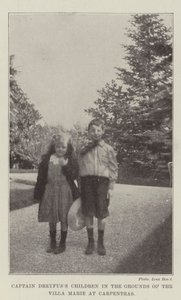 I figli del capitano Dreyfus nei giardini della Villa Marie a Carpentras da English Photographer