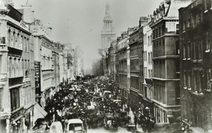 Cheapside, guardando a est verso Bow Church, Città di Londra, 1880 da English Photographer