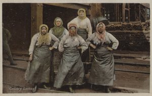 Ragazze della miniera da English Photographer