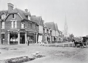 Angolo di Chase Side e Chase Green Avenue, c.1890 (foto in b/n) da English Photographer
